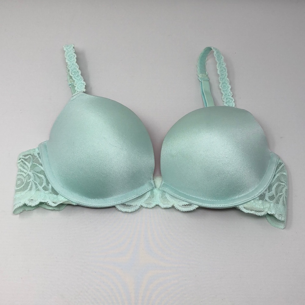 Pink Victoria’s Secret push up bra 34C